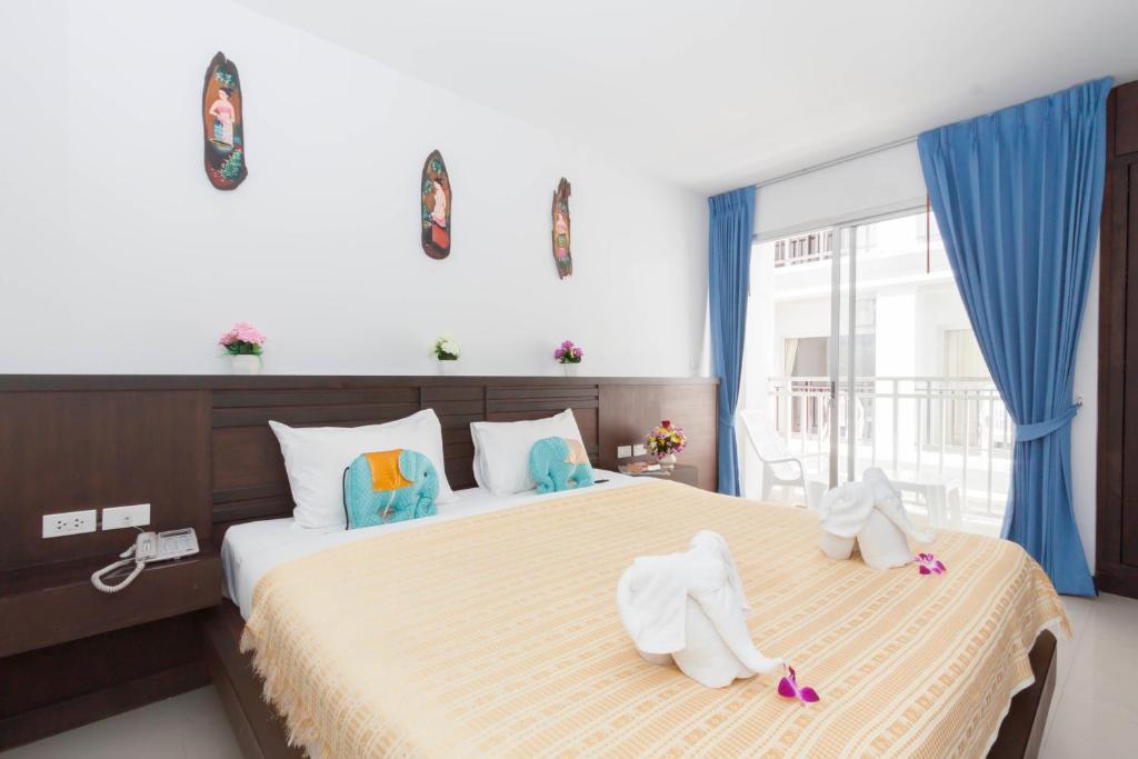 Larn Park Resortel Patong Habitación foto