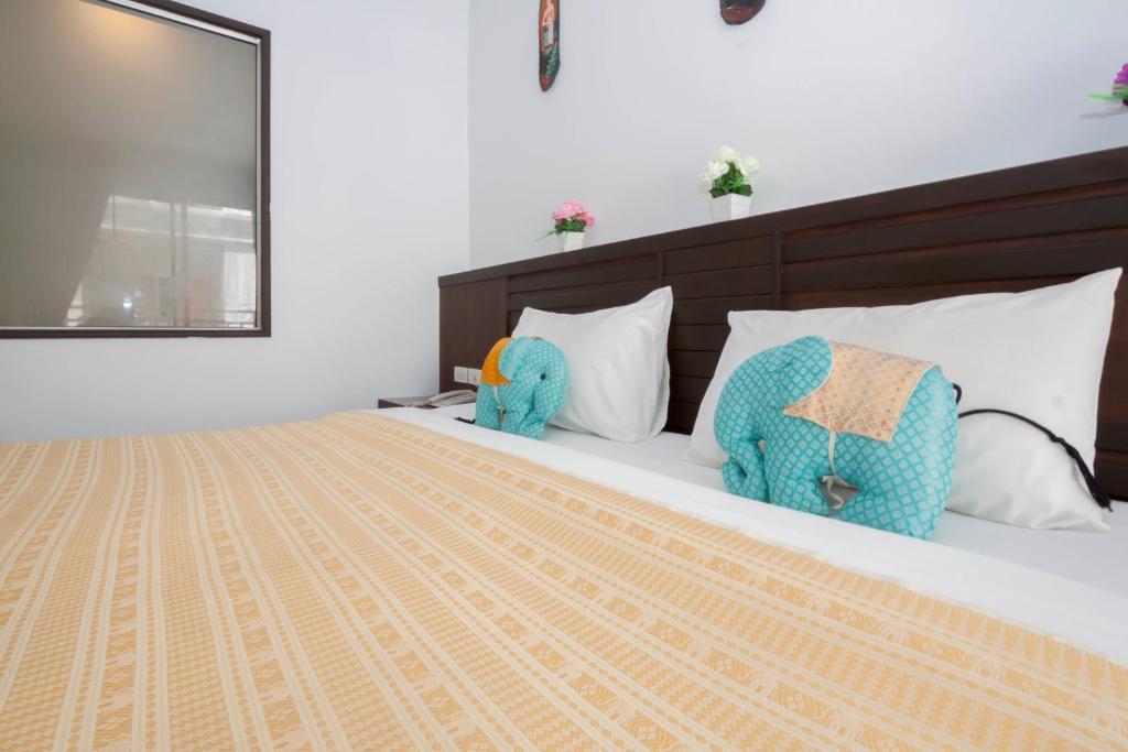 Larn Park Resortel Patong Habitación foto