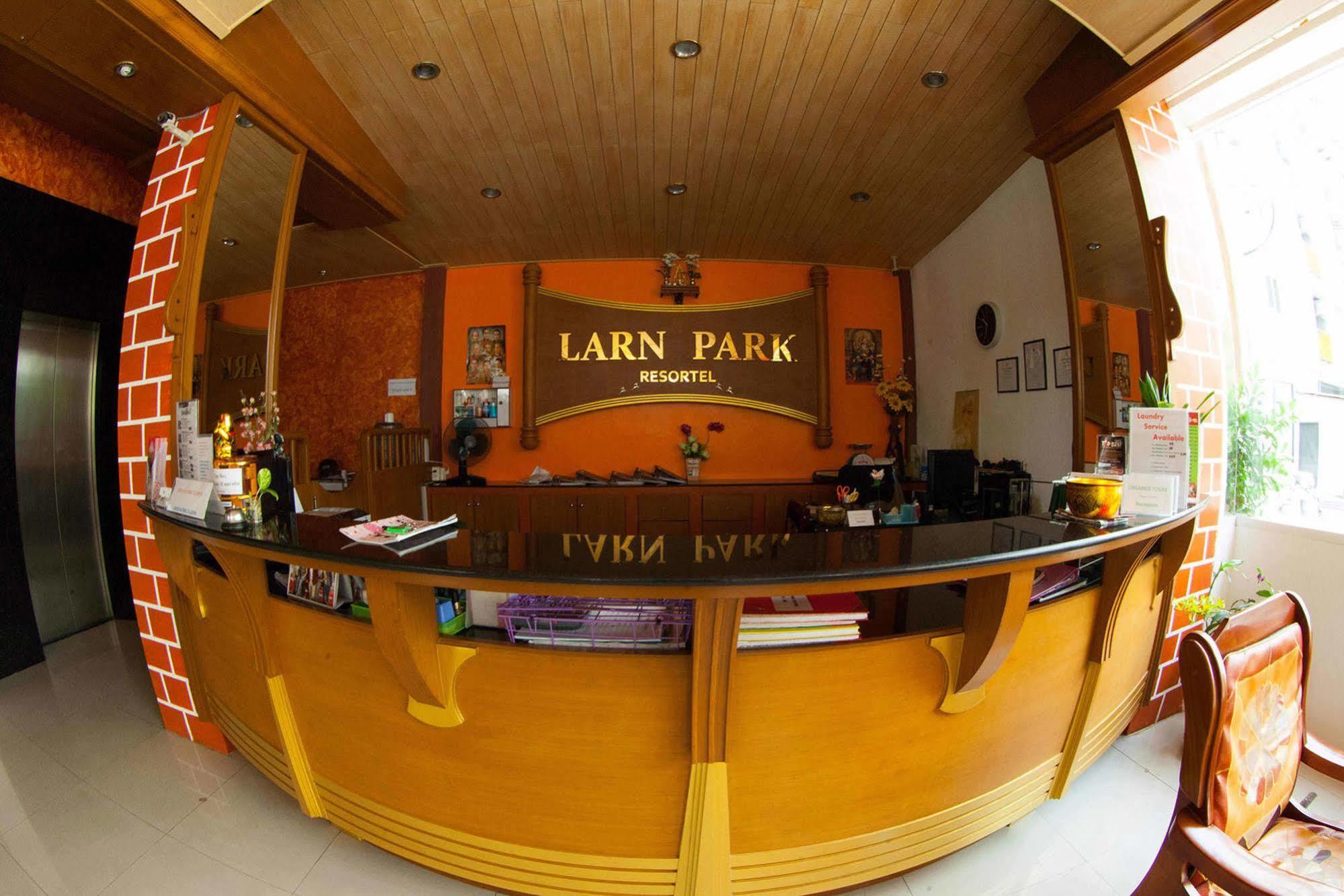Larn Park Resortel Patong Exterior foto