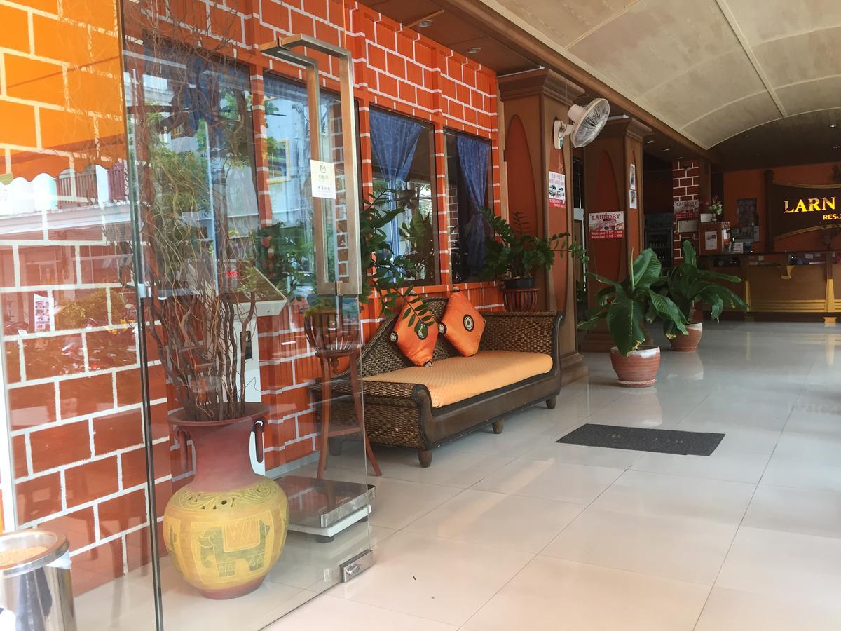 Larn Park Resortel Patong Exterior foto